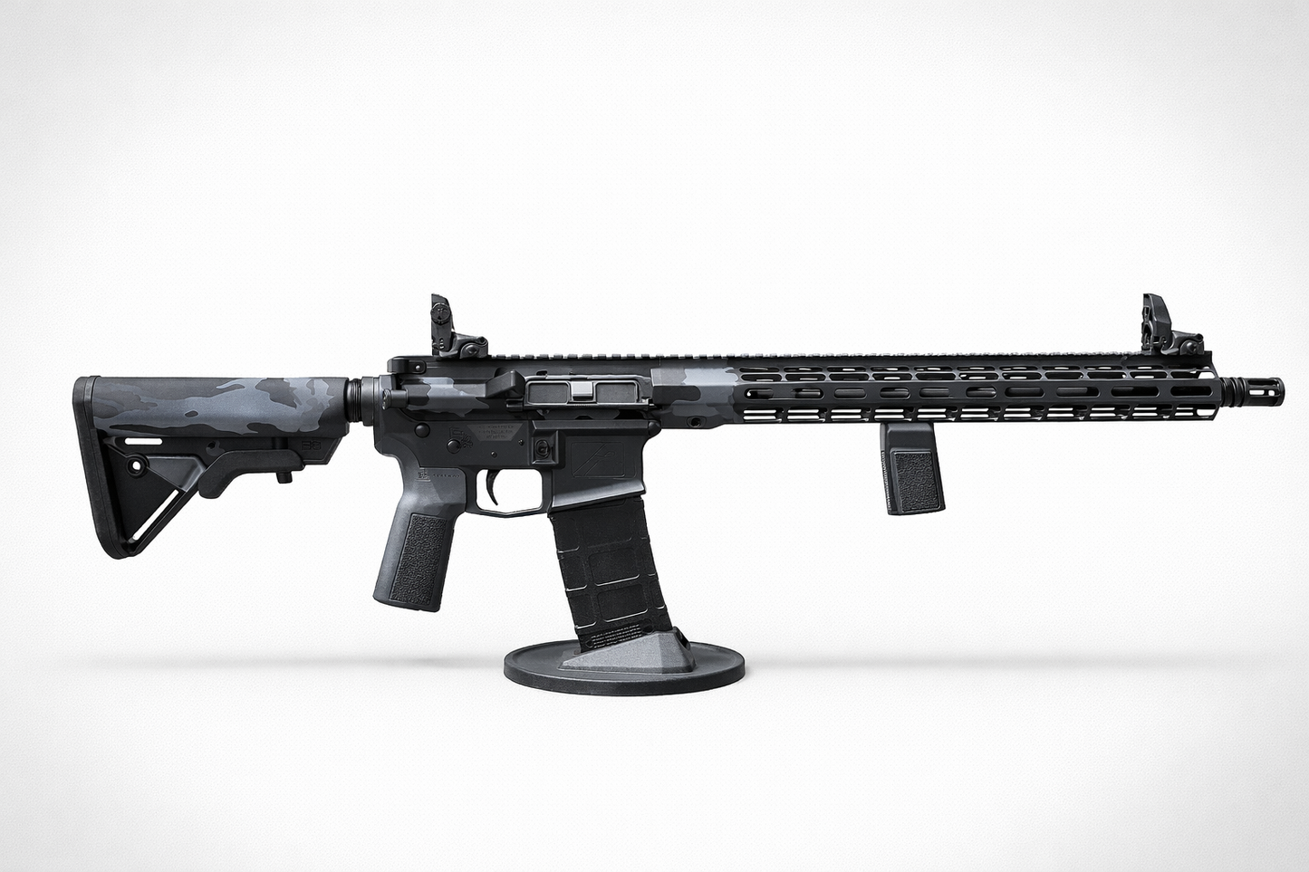 Base Armory Weapon-Urban Arctic & Hard Case (Assembled)